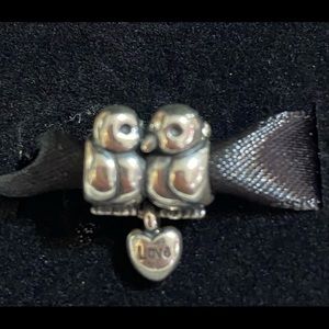 Pandora’s “Love Birds” charm